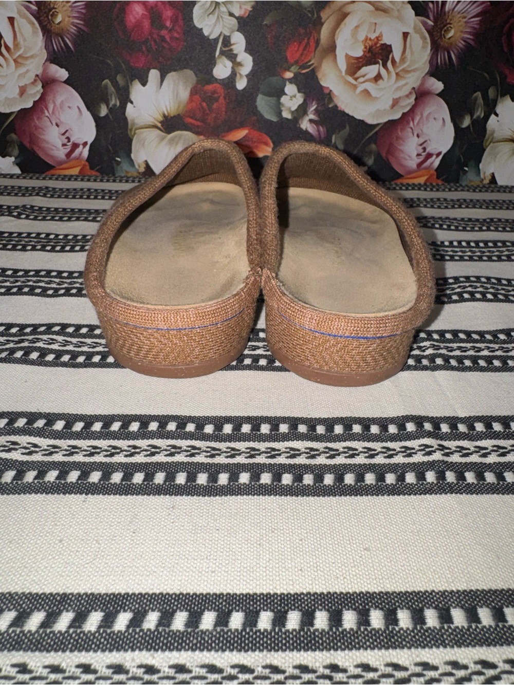 Rothy's Women’s Original Camel Knit Slip-On Clogs, 8 - Picture 5 of 12